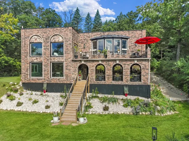 $1,499,700 | W5505 Rocky Road, La Grange, WI 53121