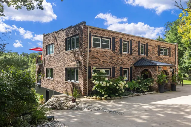 $1,499,700 | W5505 Rocky Road, La Grange, WI 53121