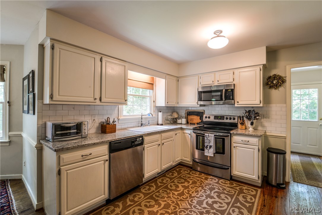 4200 Hobblebush Terrace Moseley, VA 23120 - Photo 12 of 41 Gallery Image 12