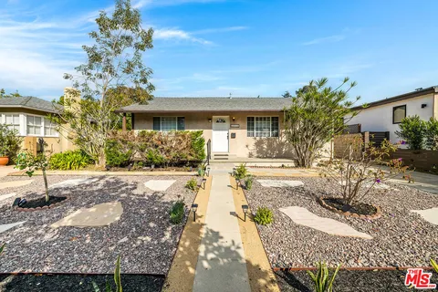 $1,825,000 | 2746 Malcolm Avenue, Los Angeles, CA 90064