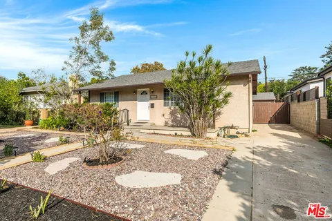 $1,825,000 | 2746 Malcolm Avenue, Los Angeles, CA 90064