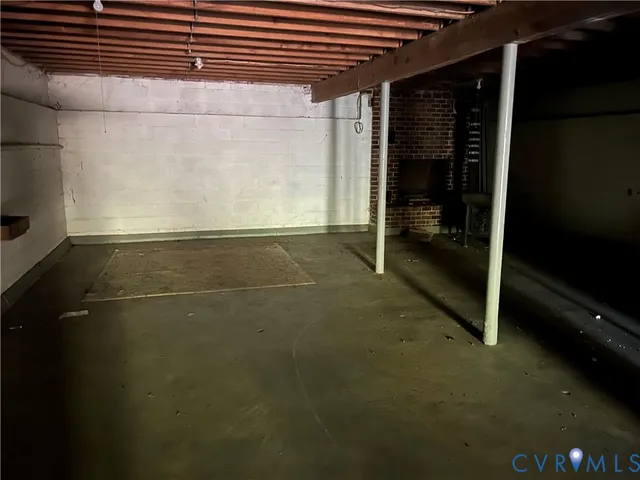 a view of a tree in the middle of a yard