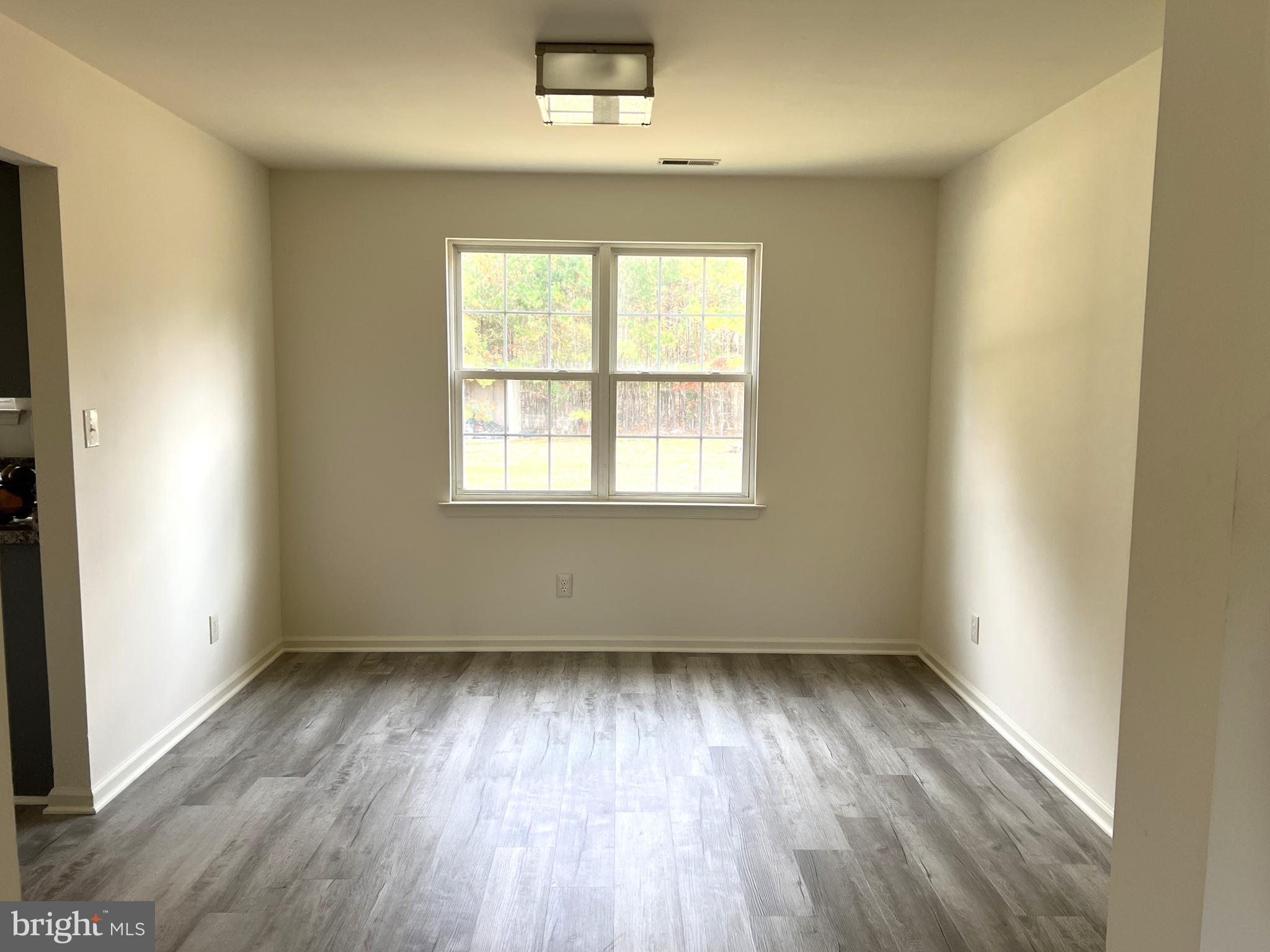 560 South Pitney Road Absecon, NJ 08205 - Photo 15 of 32 Dining room