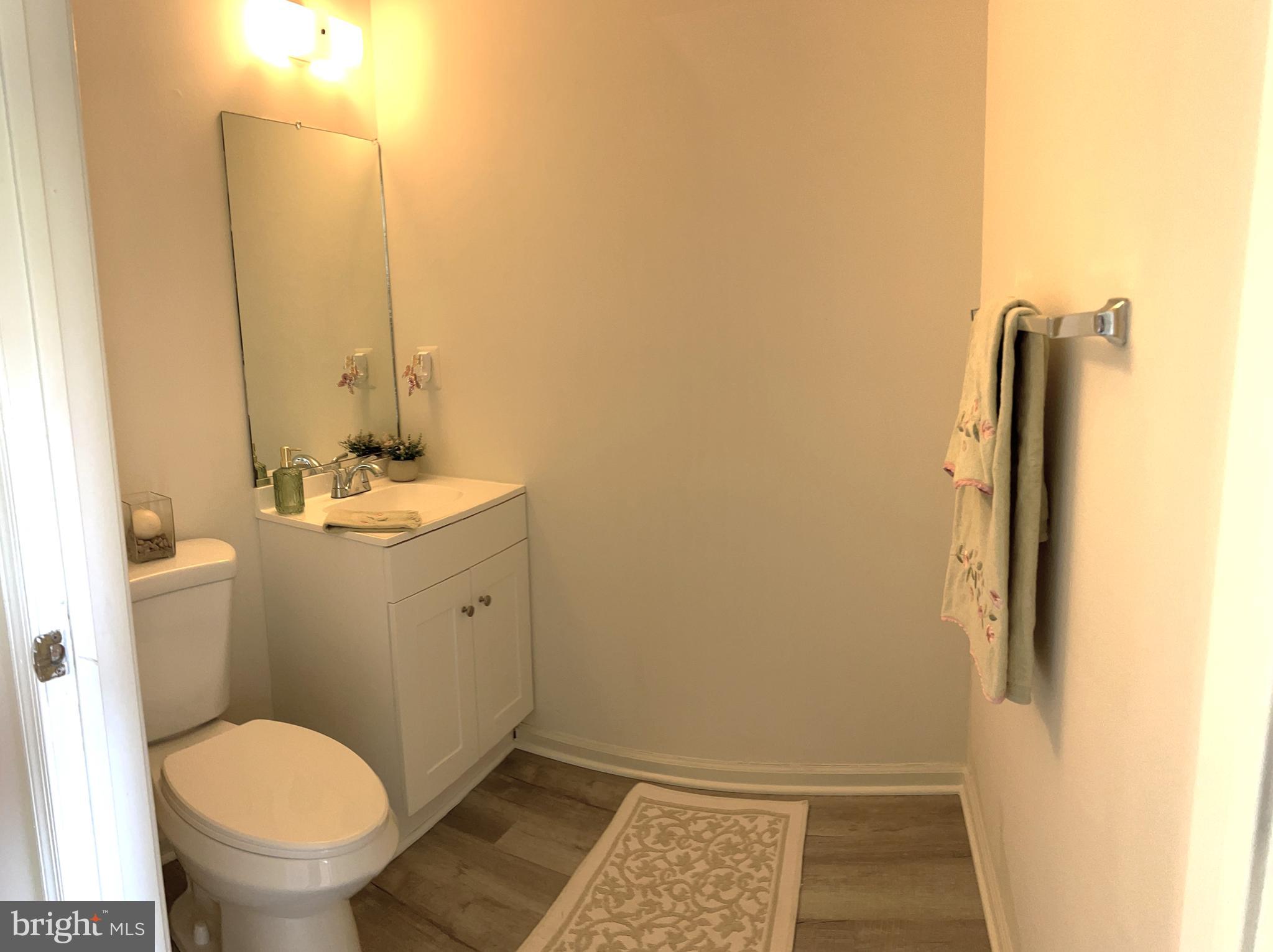 560 South Pitney Road Absecon, NJ 08205 - Photo 16 of 32 Powder room