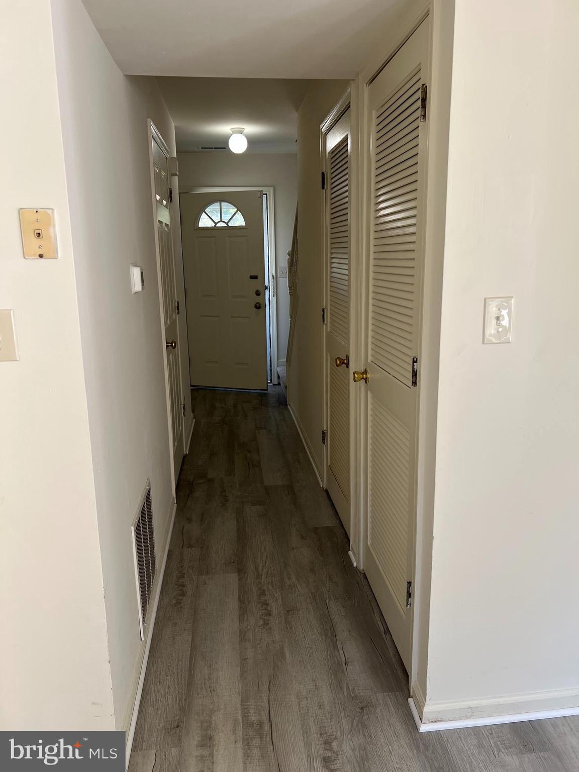 560 South Pitney Road Absecon, NJ 08205 - Photo 4 of 32 Looking at front door hallway