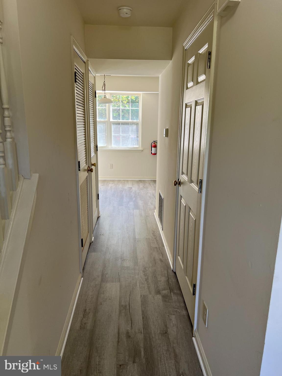 560 South Pitney Road Absecon, NJ 08205 - Photo 5 of 32 Front door into front hallway