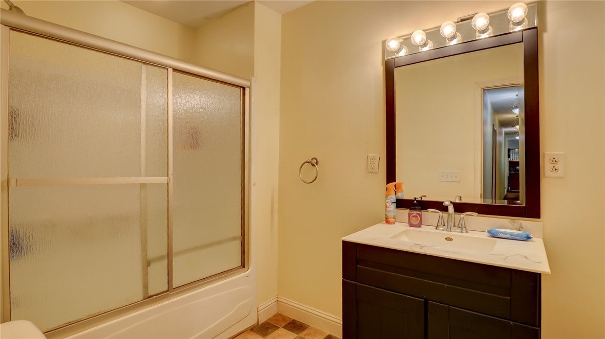 2266 Baker Lane Decatur, IL 62526 - Photo 23 of 48 Gallery Image 23
