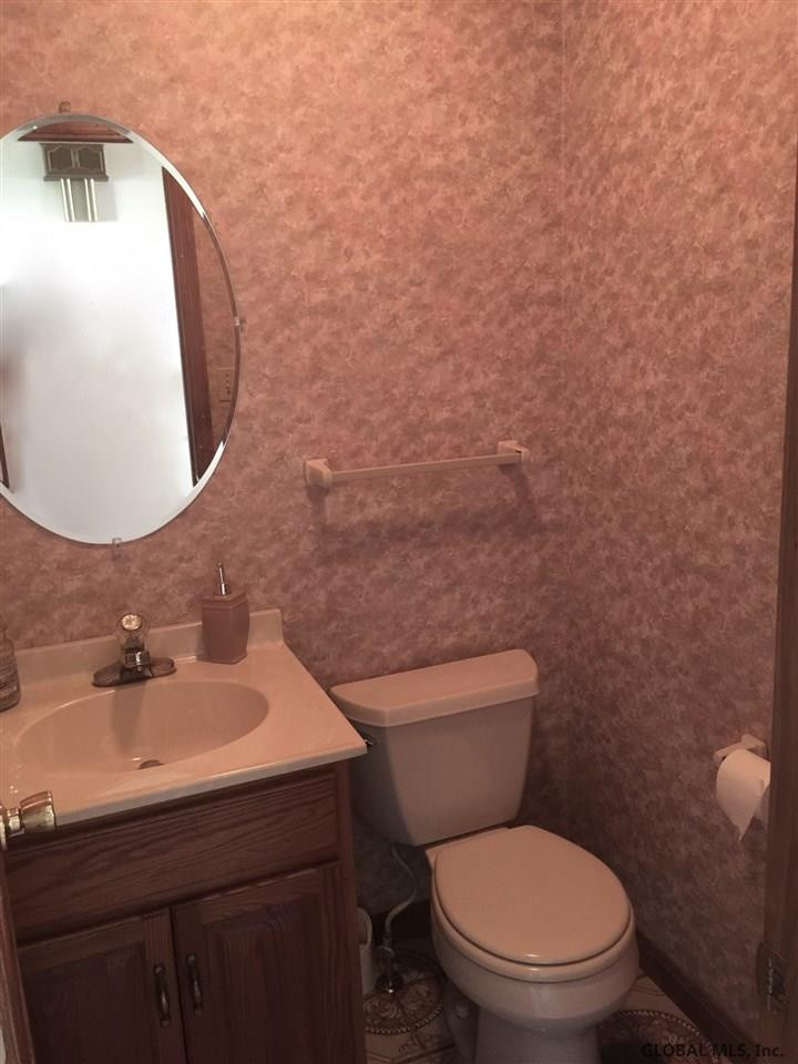 102 Peyton Road Rotterdam, NY 12303 - Photo 12 of 20 Photo 12