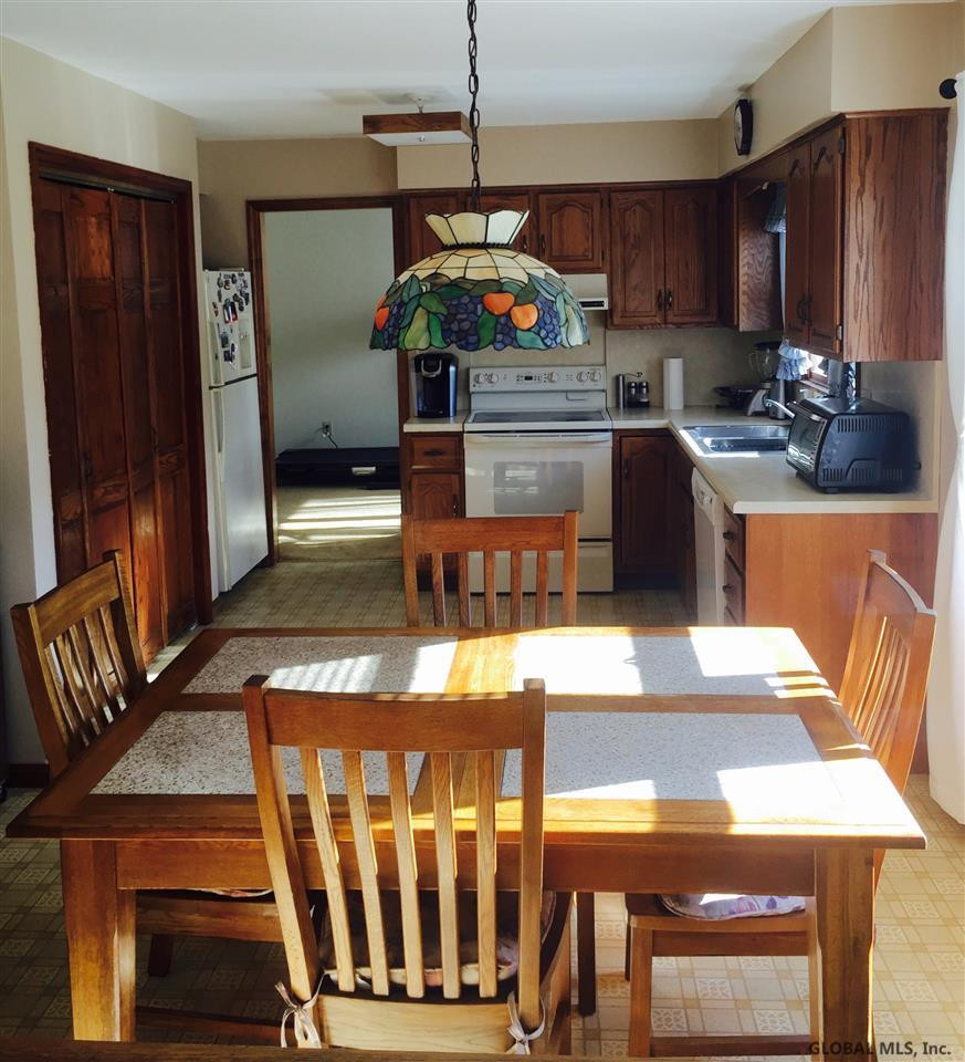 102 Peyton Road Rotterdam, NY 12303 - Photo 8 of 20 Photo 8
