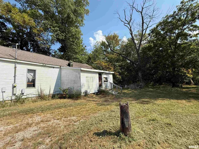 $22,900 | 515 South Main Street, Louisville, IL 62858