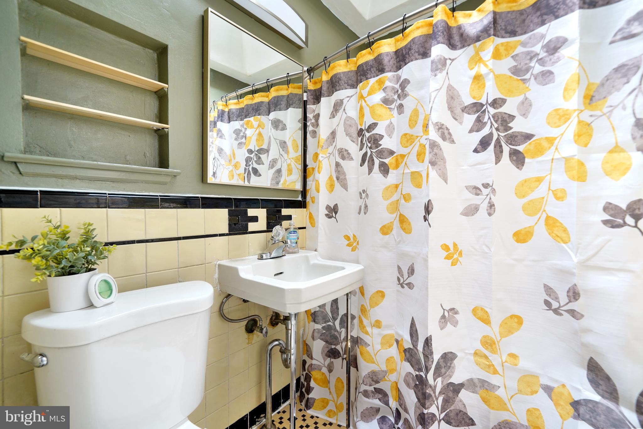 6852 Radbourne Road Upper Darby, PA 19082 - Photo 14 of 22