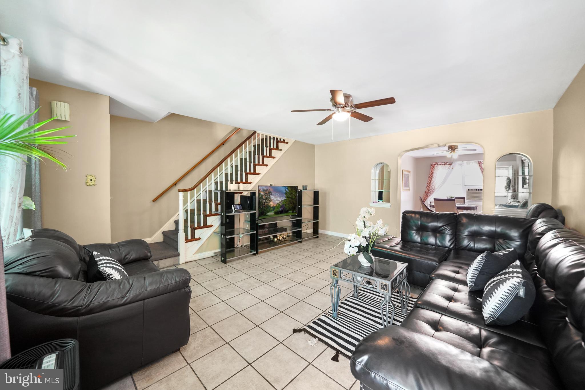 6852 Radbourne Road Upper Darby, PA 19082 - Photo 5 of 22