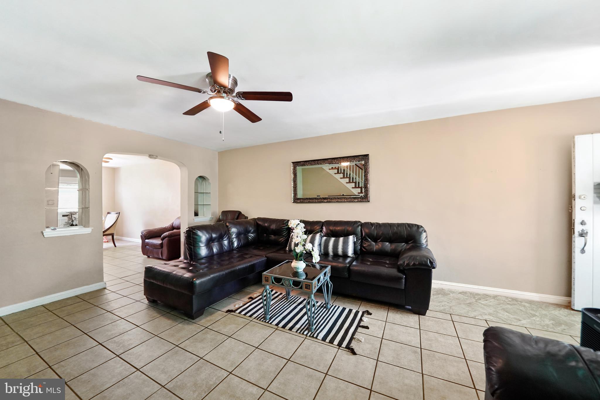 6852 Radbourne Road Upper Darby, PA 19082 - Photo 6 of 22