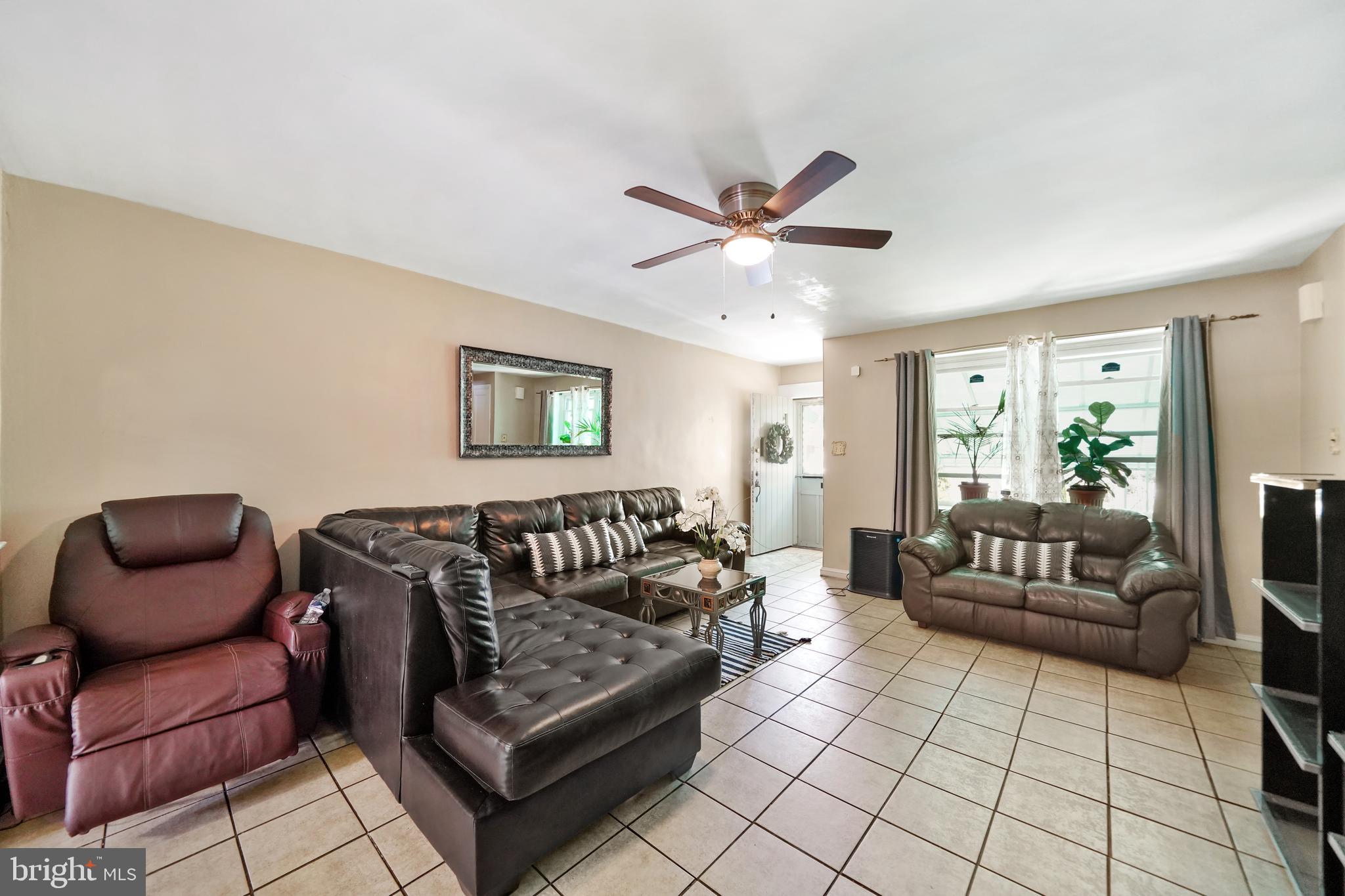 6852 Radbourne Road Upper Darby, PA 19082 - Photo 7 of 22