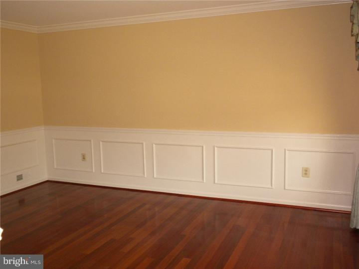 9 Chelsea Road Eastampton, NJ 08060 - Photo 3 of 17 Living Room