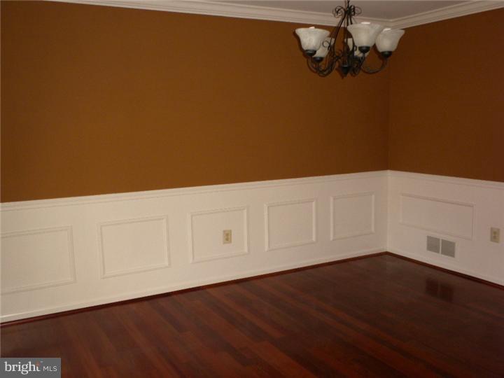 9 Chelsea Road Eastampton, NJ 08060 - Photo 4 of 17 Dining Room