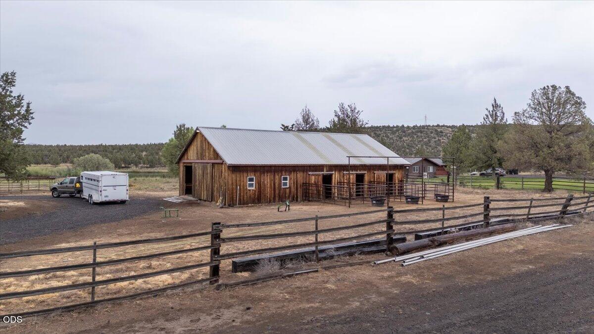 7995 Southwest Houston Lake Road Powell Butte, OR 97753 - Photo 44 of 70