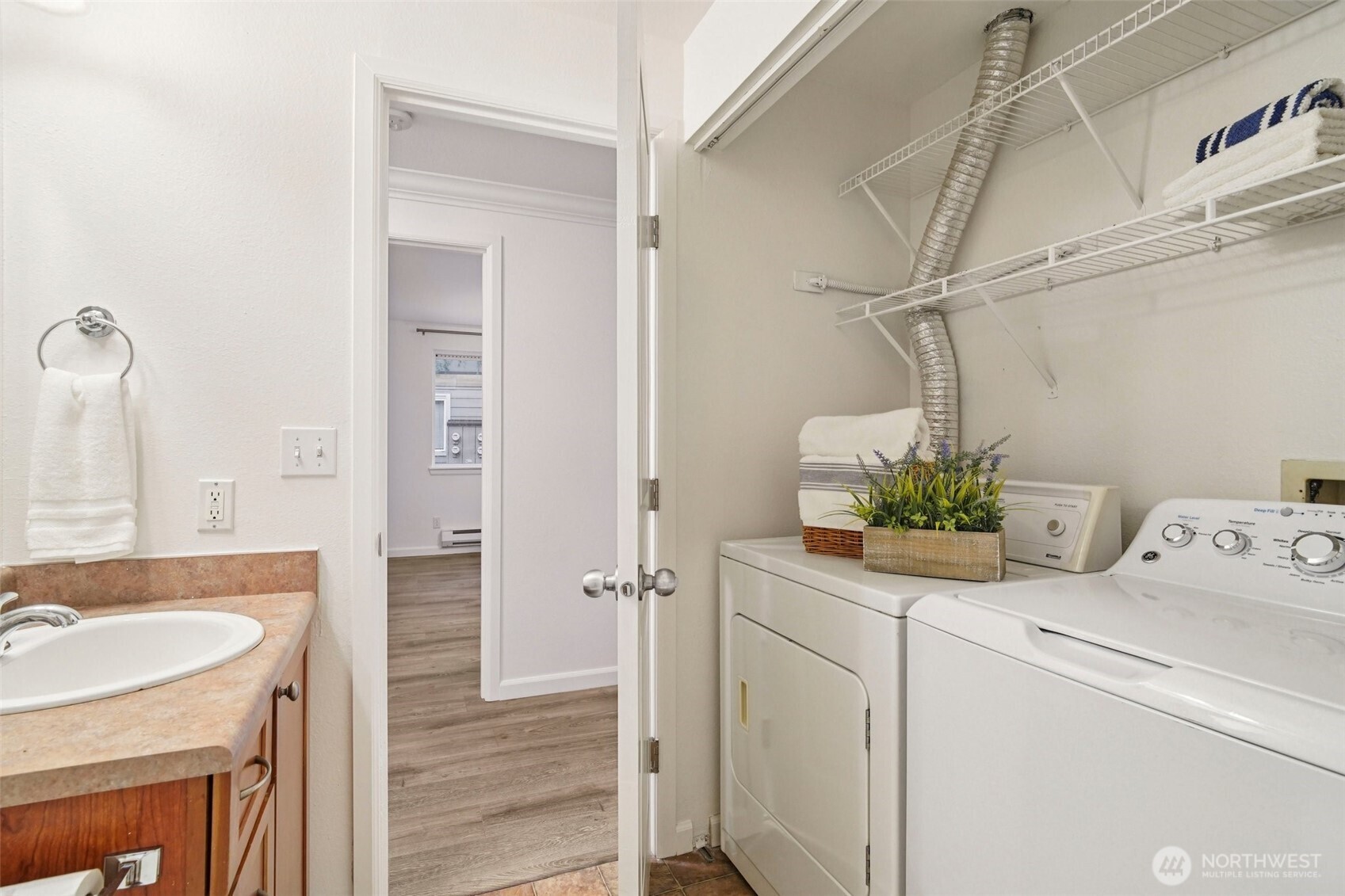 10822 Northeast 148th Lane, Unit J102 Bothell, WA 98011 - Photo 19 of 28