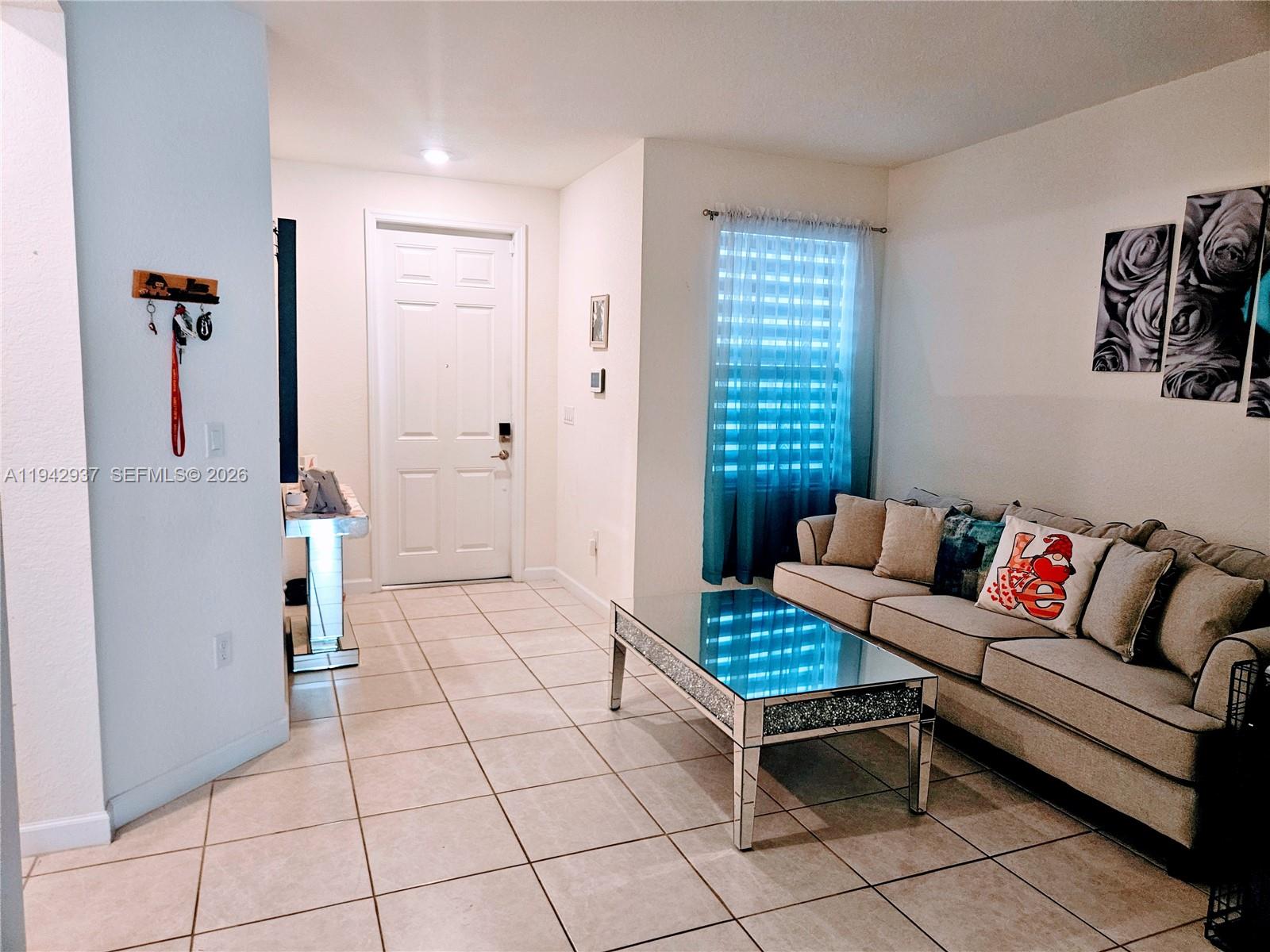 10918 West 33rd Way Hialeah, FL 33018 - Photo 4 of 19