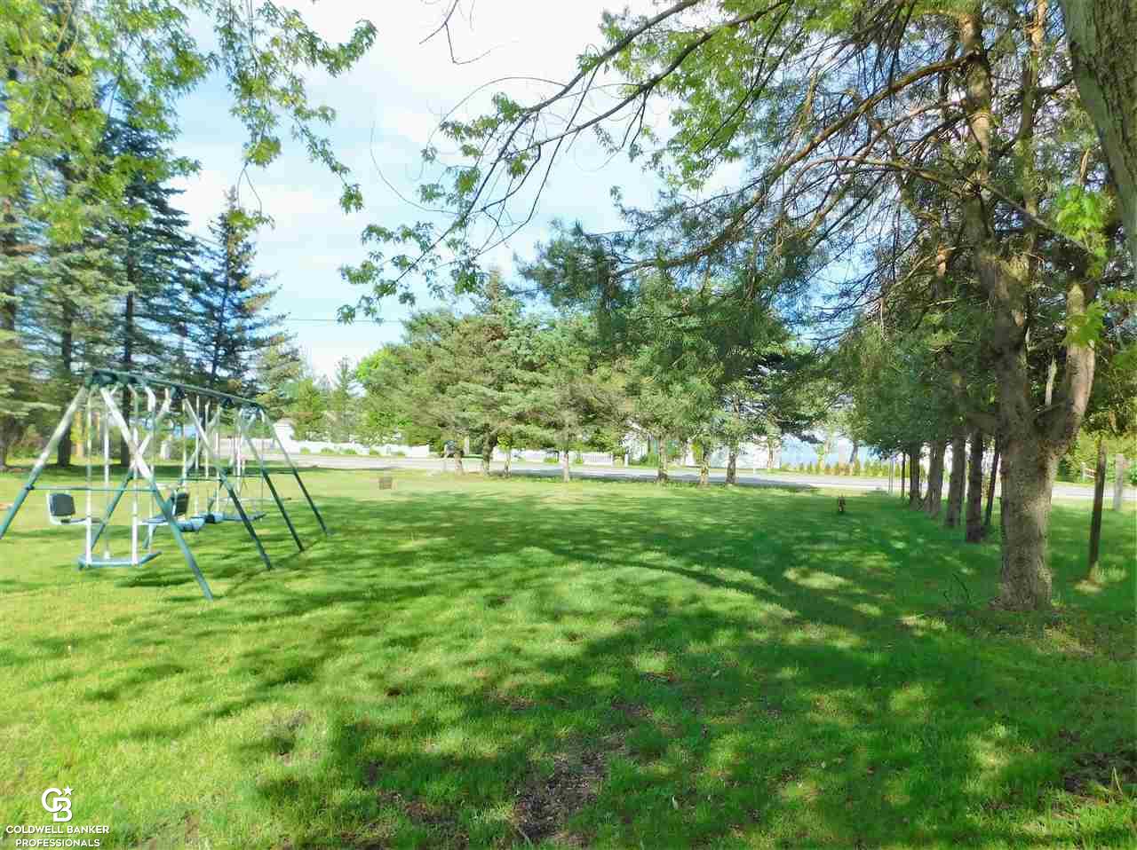 2250 Lakeshore Road Applegate, MI 48401 - Photo 7 of 44 Gallery Image 7