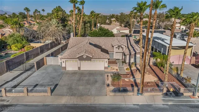 $600,000 | 3757 North Torrey Pines Drive, Las Vegas, NV 89108