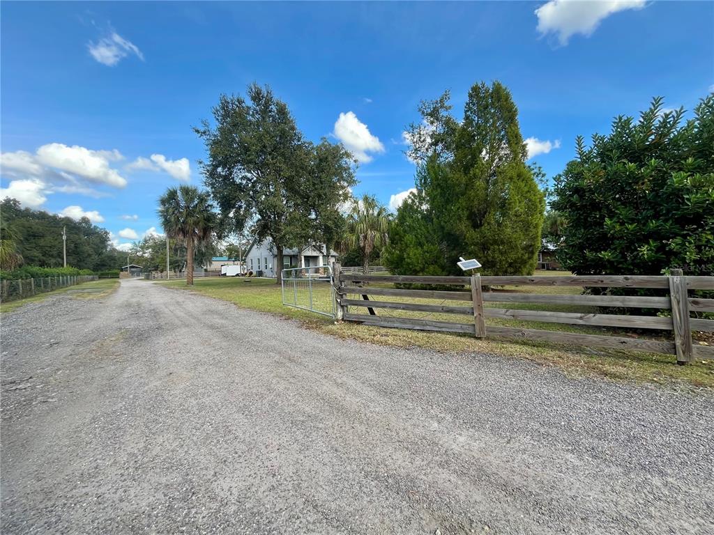 6328 Barton Road Plant City, FL 33565 - Photo 3 of 28 a view of a park
