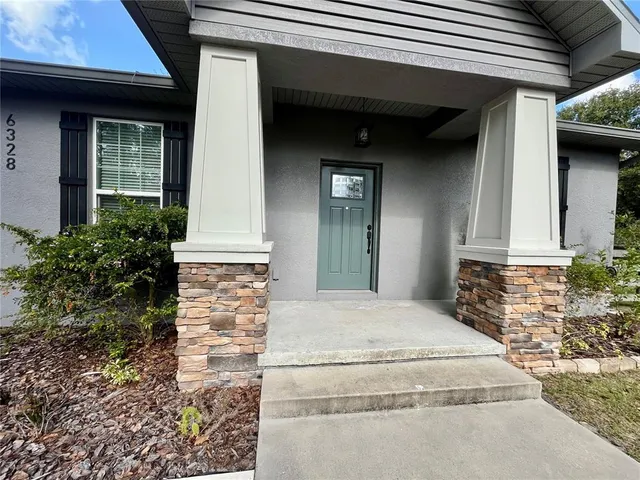 a view of entrance of the house