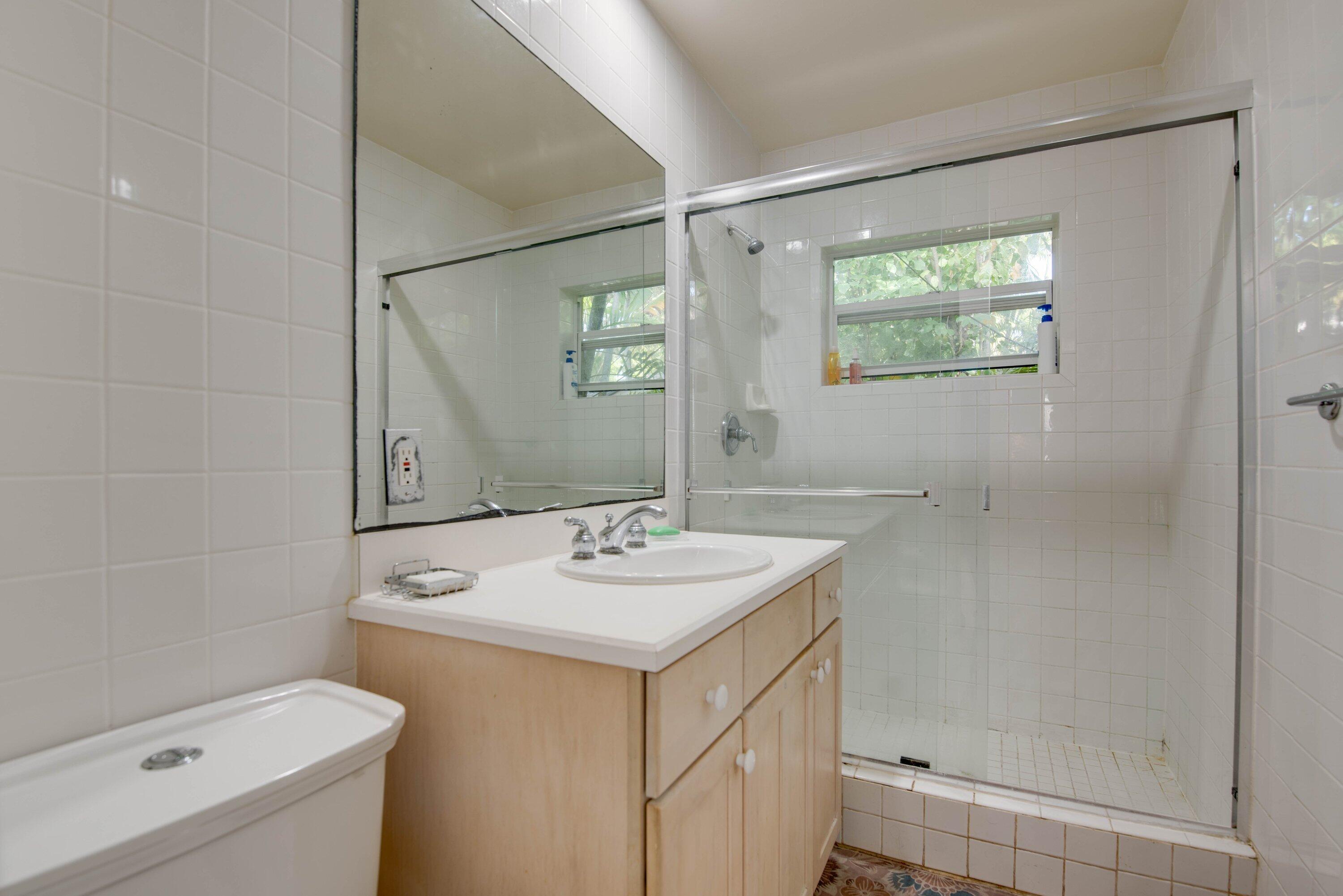 1711 Seminary Street Key West, FL 33040 - Photo 16 of 44 Full Bathroom