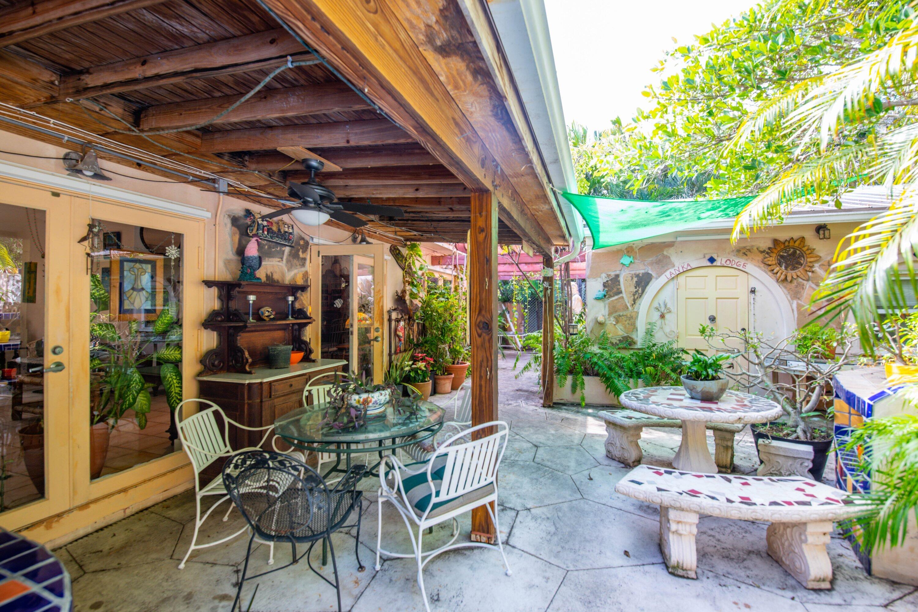 1711 Seminary Street Key West, FL 33040 - Photo 25 of 44 Covered Patio