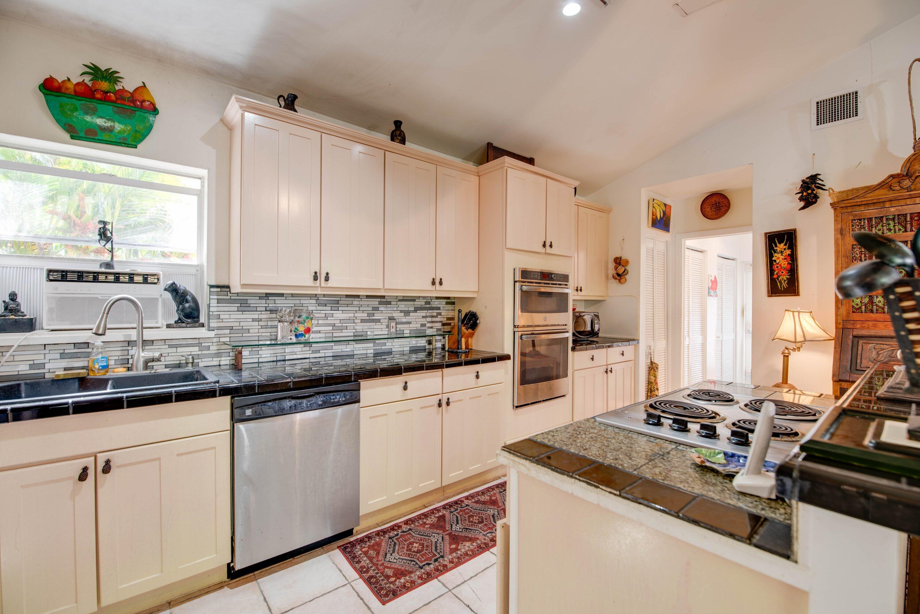 1711 Seminary Street Key West, FL 33040 - Photo 10 of 44 Kitchen