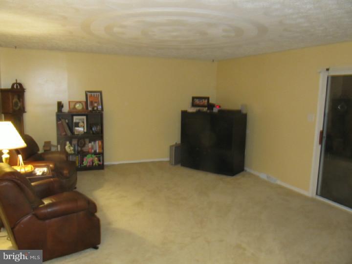 1553 Singer Road Reading, PA 19610 - Photo 8 of 18 Family Room