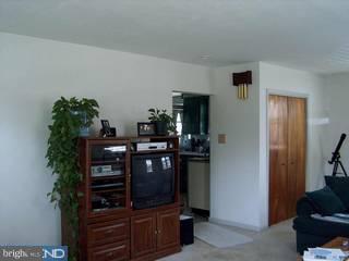 76 Baylor Road Hamilton, NJ 08610 - Photo 4 of 5