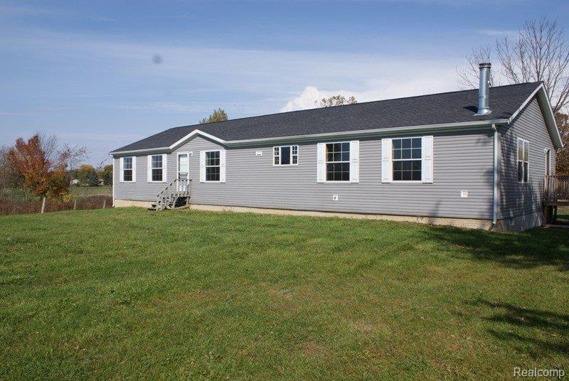 3828 Peters Road Columbiaville, MI 48421 - Photo 1 of 23 DSC05070