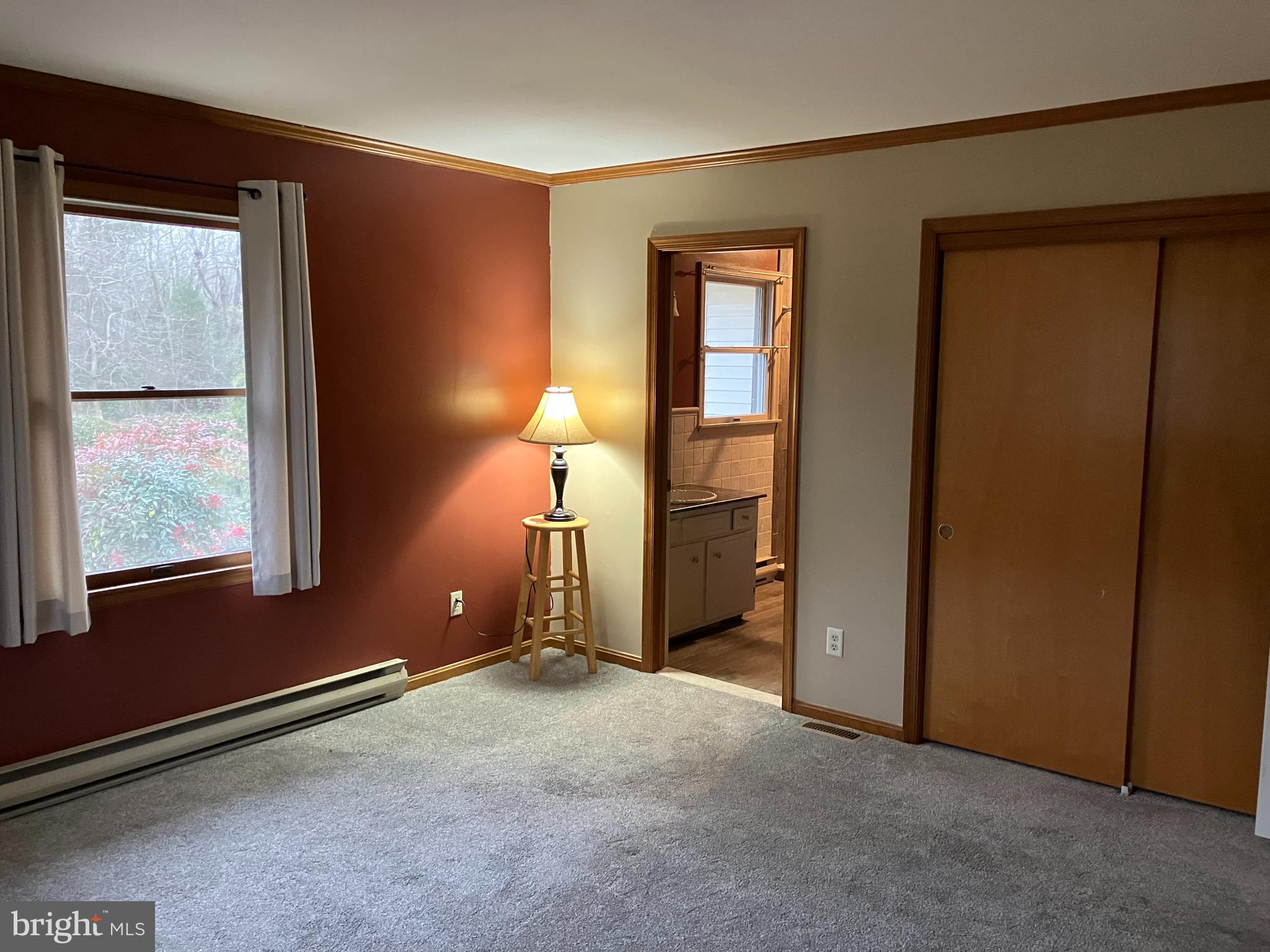 28736 Stockley Road Milton, DE 19968 - Photo 20 of 35 an empty room with windows and closet