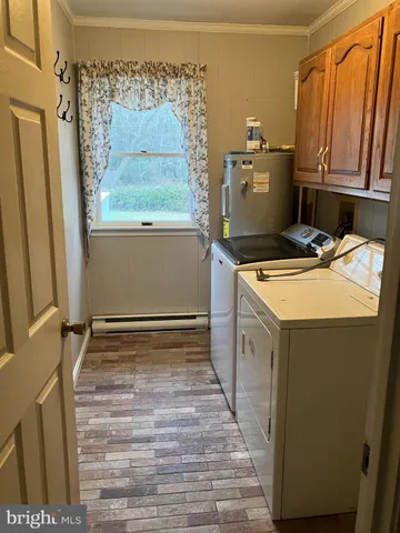 a view of utility room