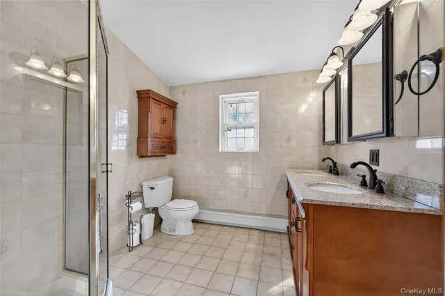 $4,800 | 3 Woodmere Lane, Glenwood Landing, NY 11547