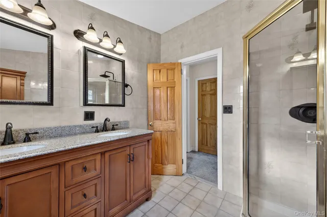 $4,800 | 3 Woodmere Lane, Glenwood Landing, NY 11547