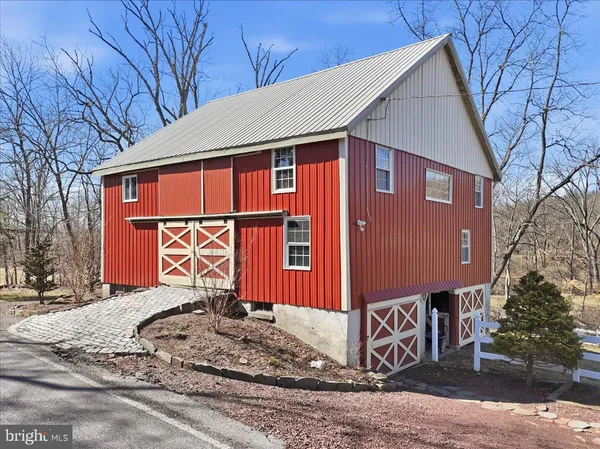 $990,000 | 111 Mine Run Road, Schwenksville, PA 19473