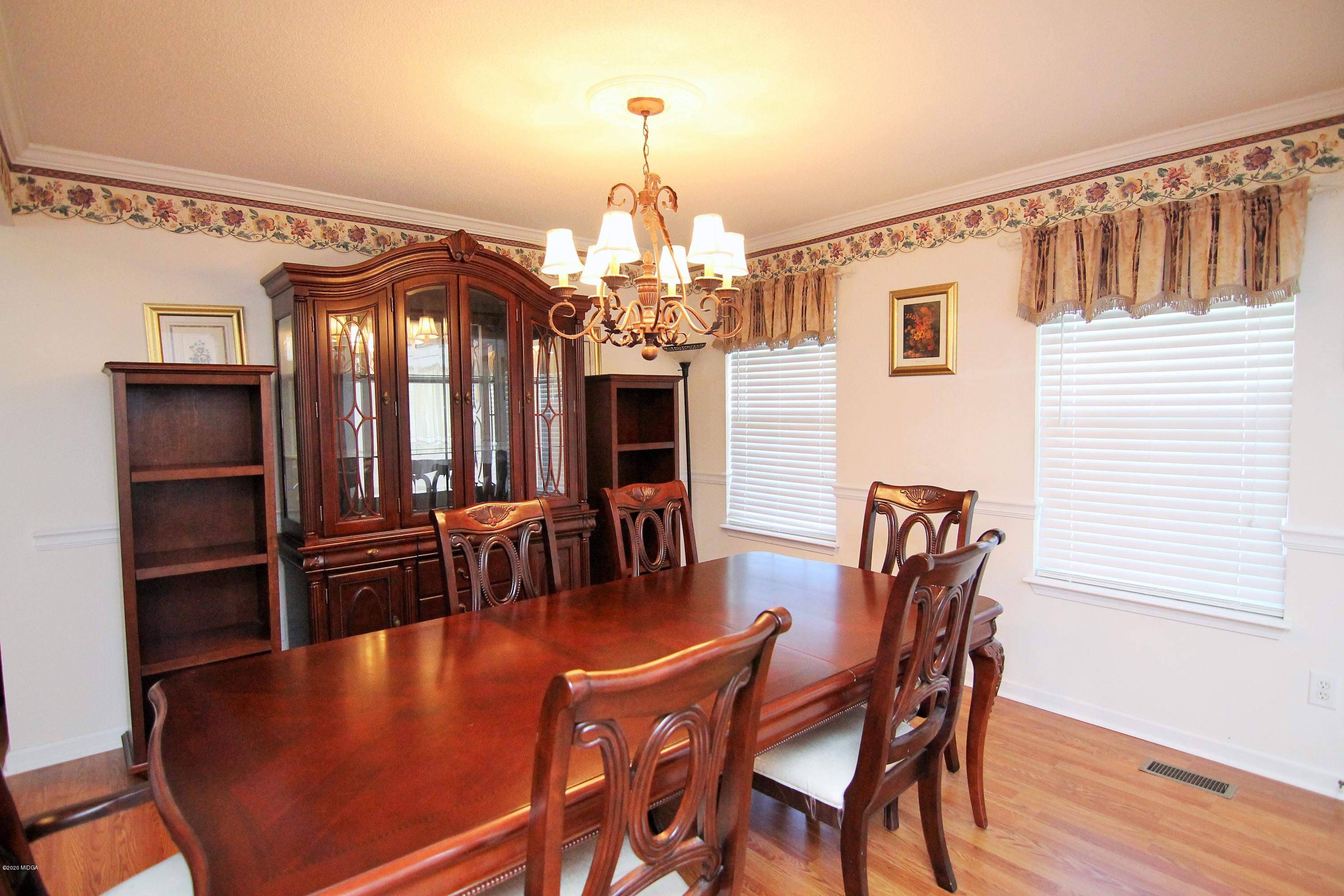 226 Ruben Road Byron, GA 31008 - Photo 5 of 30 a dining room with furniture and window