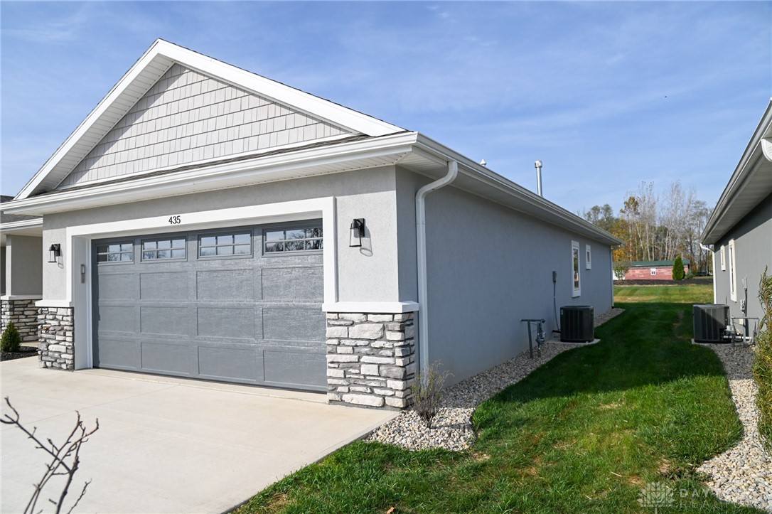 435 Reed Avenue Versailles, OH 45380 - Photo 4 of 32
