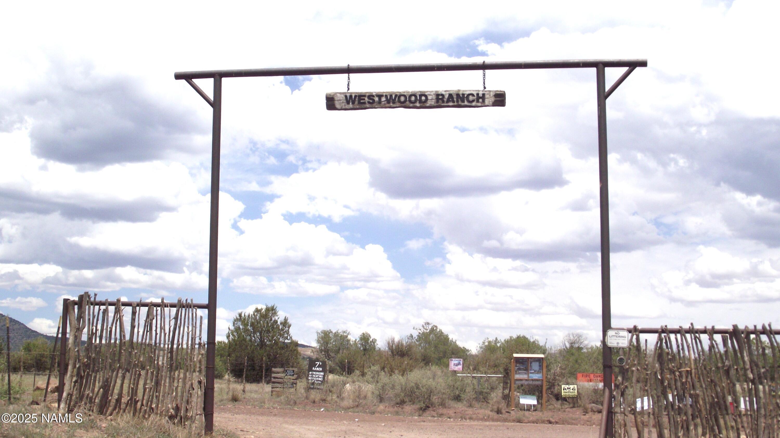 13 Westwood Ranch Road Williams, AZ 86046 - Photo 22 of 31 a view of a city from a hallway