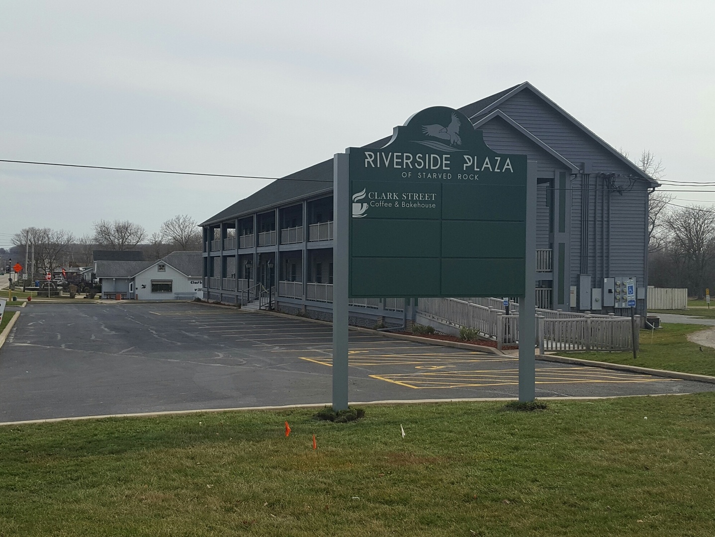 325 South Clark Street, Unit 1F Utica, IL 61373 - Photo 1 of 9