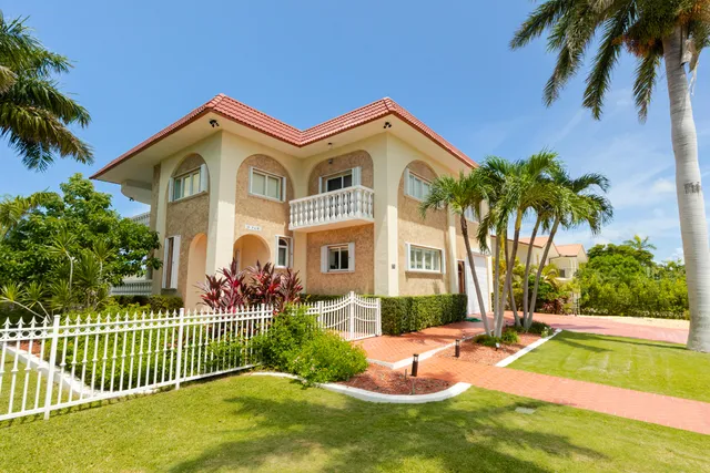 $4,400,000 | 771 12th Street, Key Colony Beach, FL 33051