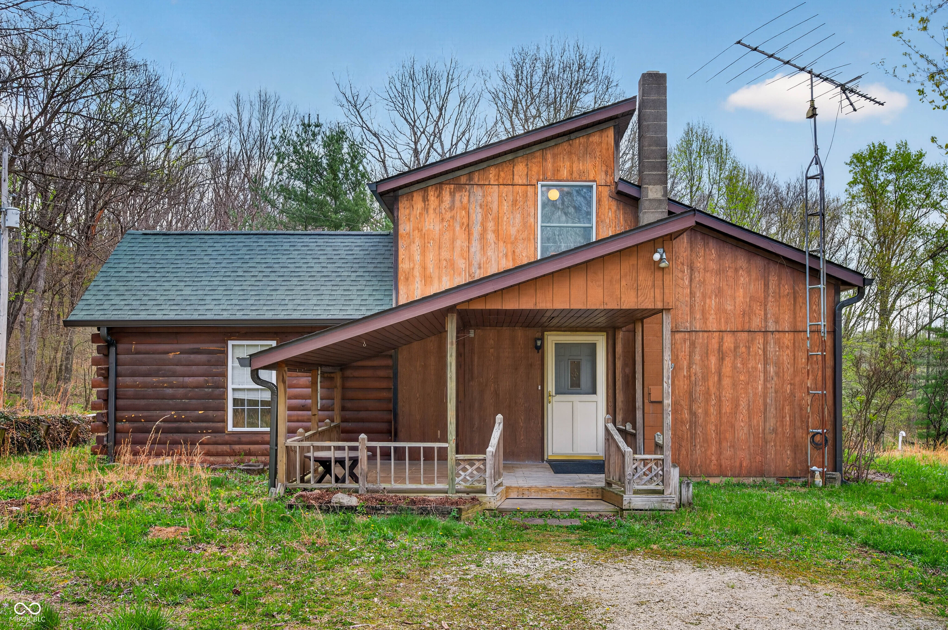 1081 Highway 50 Mitchell, IN 47446 - Photo 2 of 63