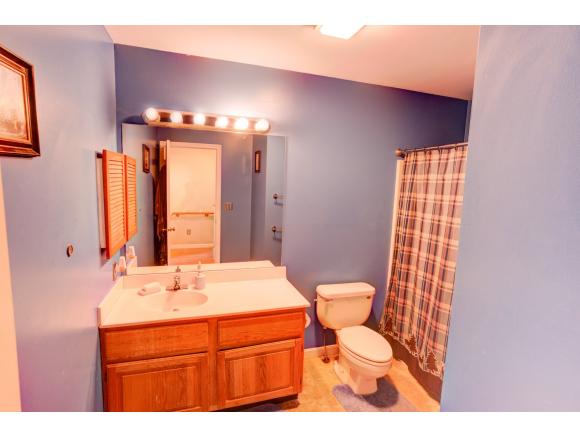 117 Rivers Edge Drive, Unit 117 Burlington, VT 05408 - Photo 10 of 15 Gallery Image 10