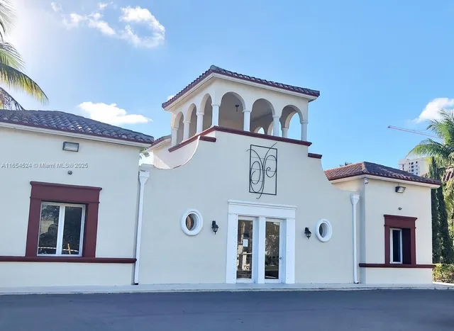 $380,000 | 8650 Southwest 67th Avenue, Unit 1032, Pinecrest, FL 33156