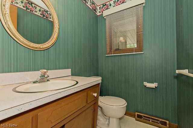 911 Roland Road Lyndhurst, OH 44124 - Photo 3 of 22