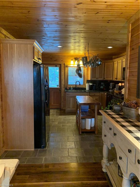 1645 Buck Mountain Road Purlear, NC 28665 - Photo 18 of 30