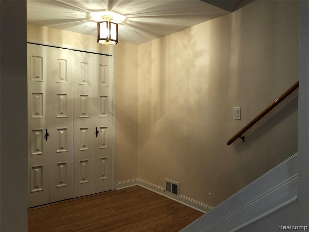 8760 Common Road, Unit 4 Warren, MI 48093 - Photo 10 of 25