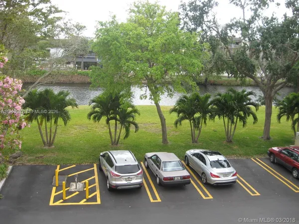 $1,950 | 7740 Camino Real, Unit G302, Miami, FL 33143